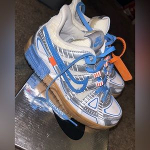 Worn twice , size 4.5 . I really don’t know anything about this shoe